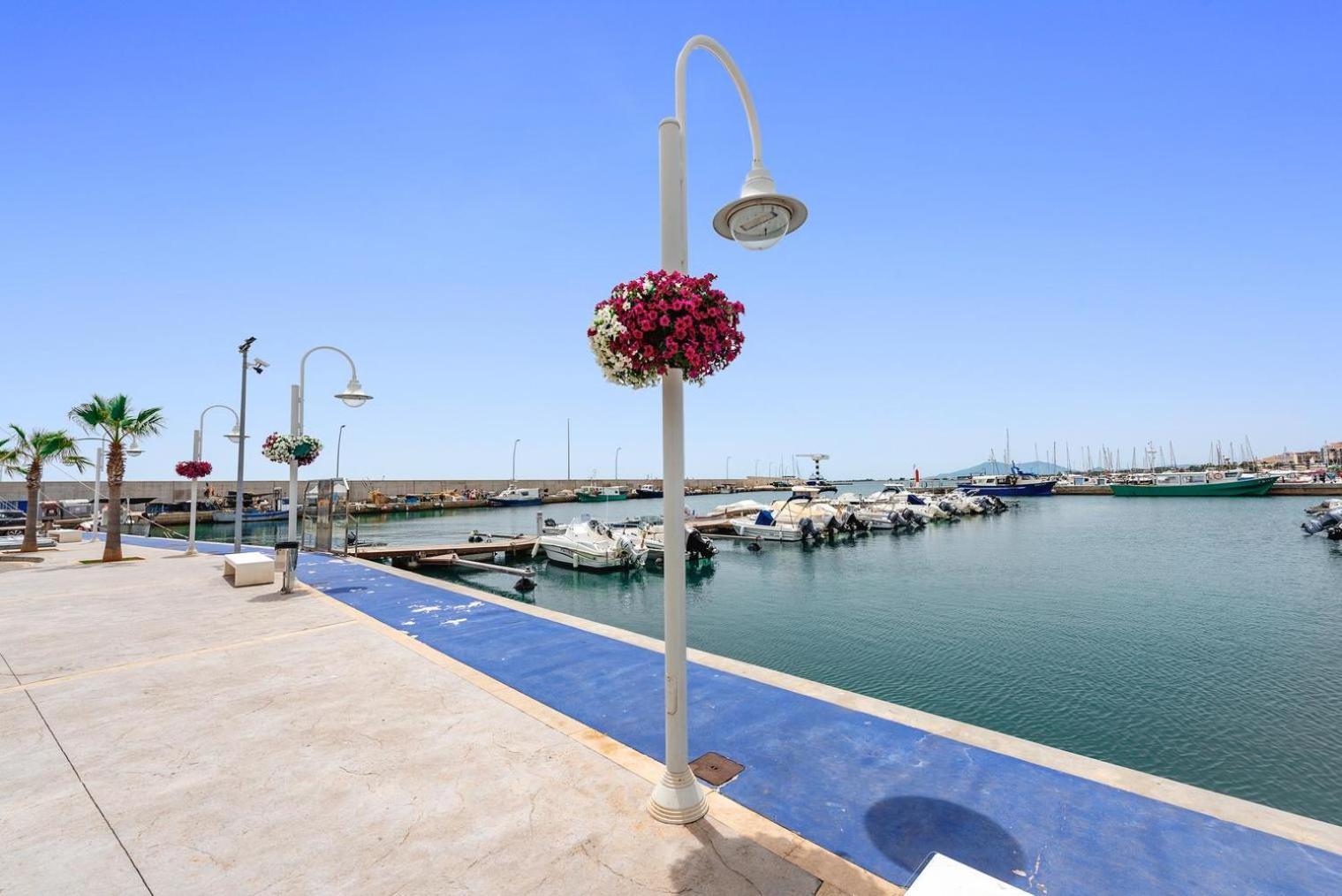 Vora Port Apartment Л'Ампола Екстериор снимка